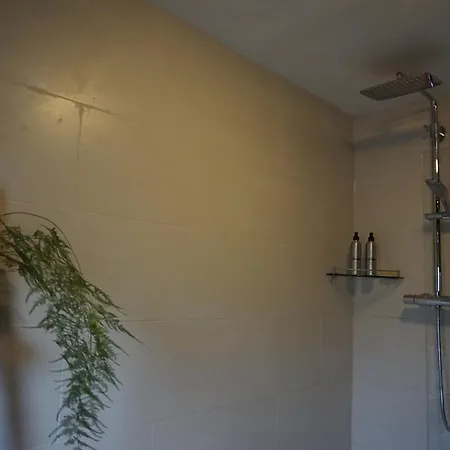 Ben & Maria'S Guesthouse Бат Экстерьер фото